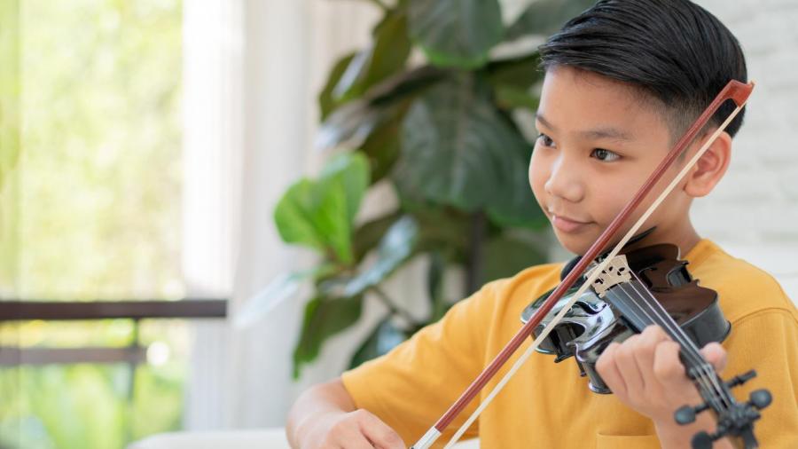 Manfaat Alat Musik untuk Anak agar Bisa Eksplorasi Pengembangan Kognitif dan Emosional