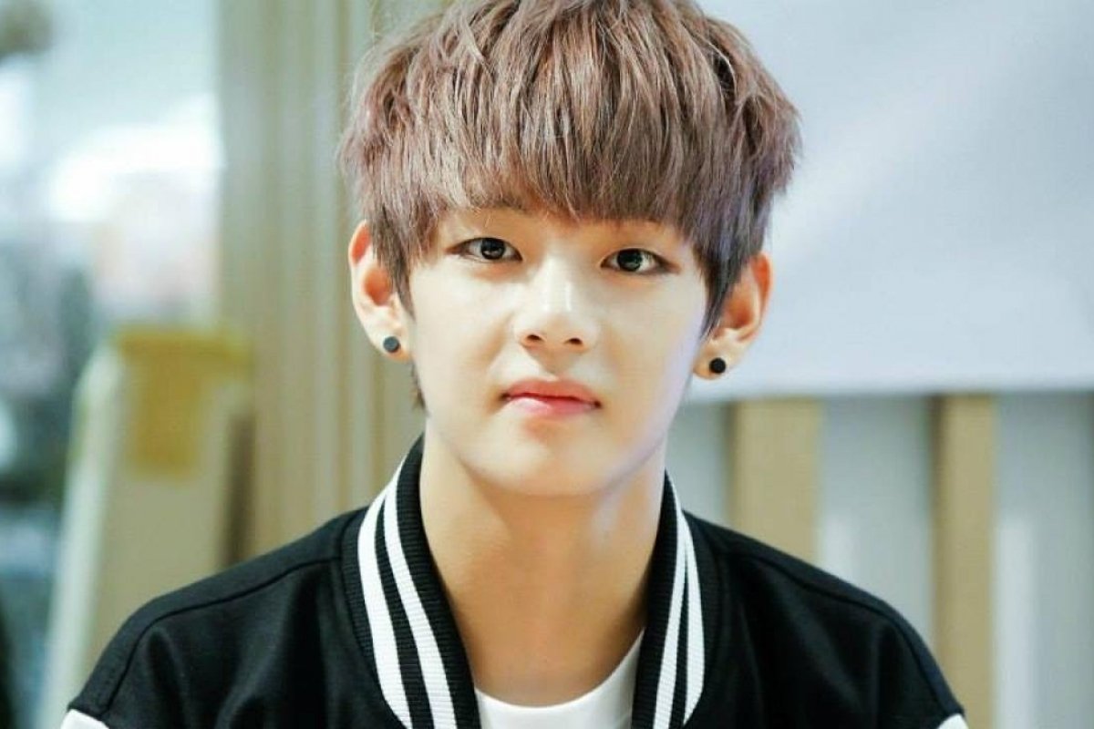 22  Fakta V atau Taehyung, Member BTS Paling Tampan