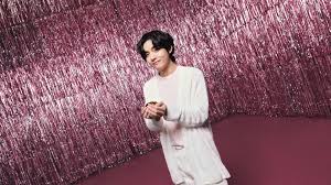 Video Iklan Chilsung Cider BTS Keluar,  V Tiup Confetti Berwarna Gold