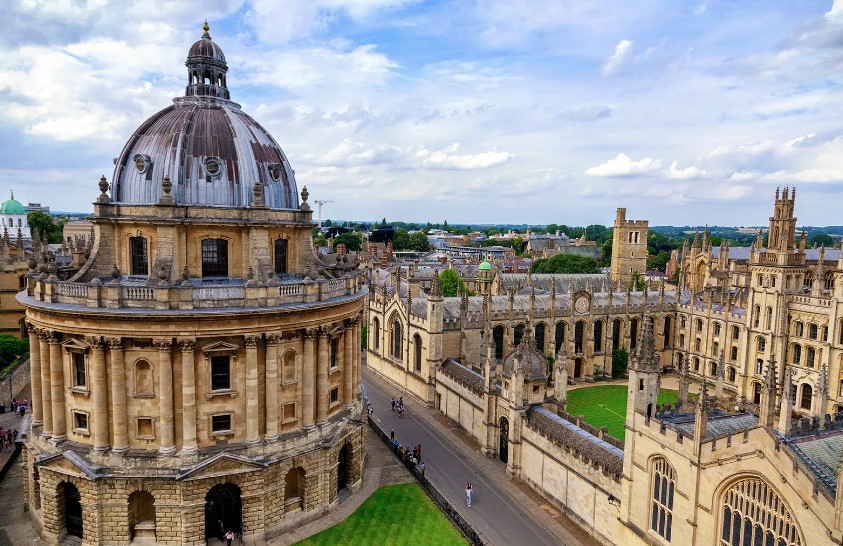 Berapa Biaya Kuliah di Oxford University