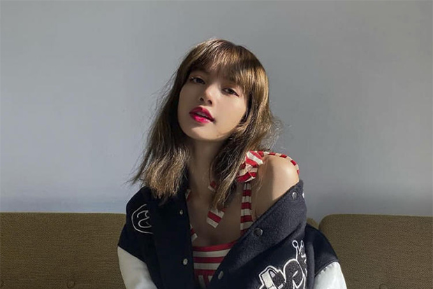 Apakah Bibir Lisa BLACKPINK Oplas? Lihat Perbandingan Wajahnya di sini