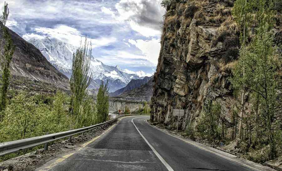 Karakoram Highway: Jalan Tebing Paling Berbahaya di Dunia