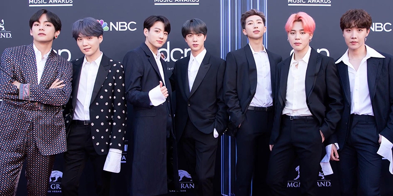 Tulisan Korea di Foto BTS Bertema Billboard, Ternyata Begini Arti Terjemahannya