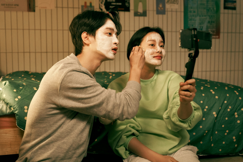 Film Romantis Jang Dong Yoon dan Park Yoo Na “Long D” Konfirmasi Tanggal Tayang