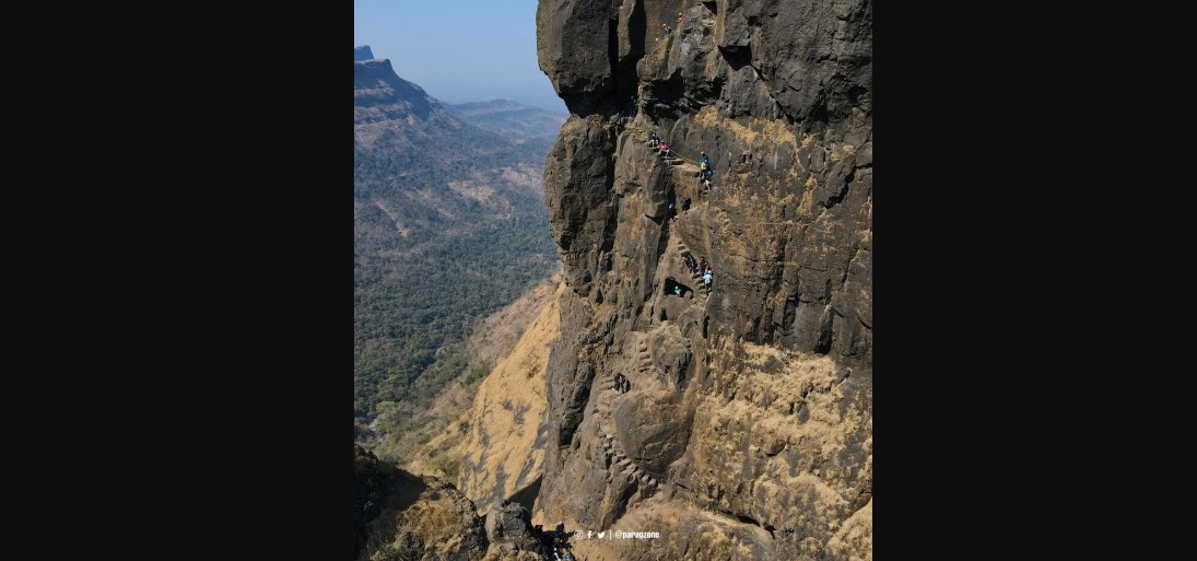 Benteng Bhairavgad: Jalur Pendakian Tersulit di Maharashtra