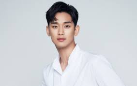 Agama Kim Soo Hyun yang Banyak Dipertanyakan para Penggemar