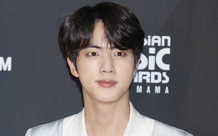 Update Weverse, Jin BTS Unggah Dua Foto Terbaru