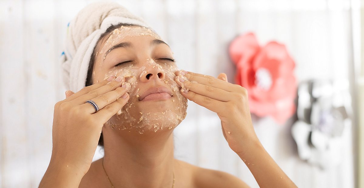 13 Rekomendasi Skincare Terbaik untuk Kulit Berjerawat