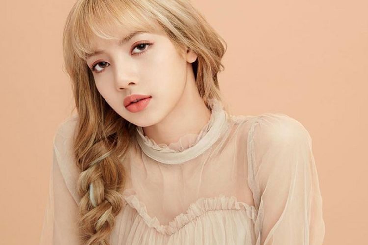 Apakah Mata Lisa BLACKPINK Oplas? Lihat Perbandingan Wajahnya di sini