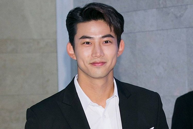 Dapat Surat dari Penggemar, Taecyeon 2PM Kaget Lihat Bercak Menstruasi di Dalamnya