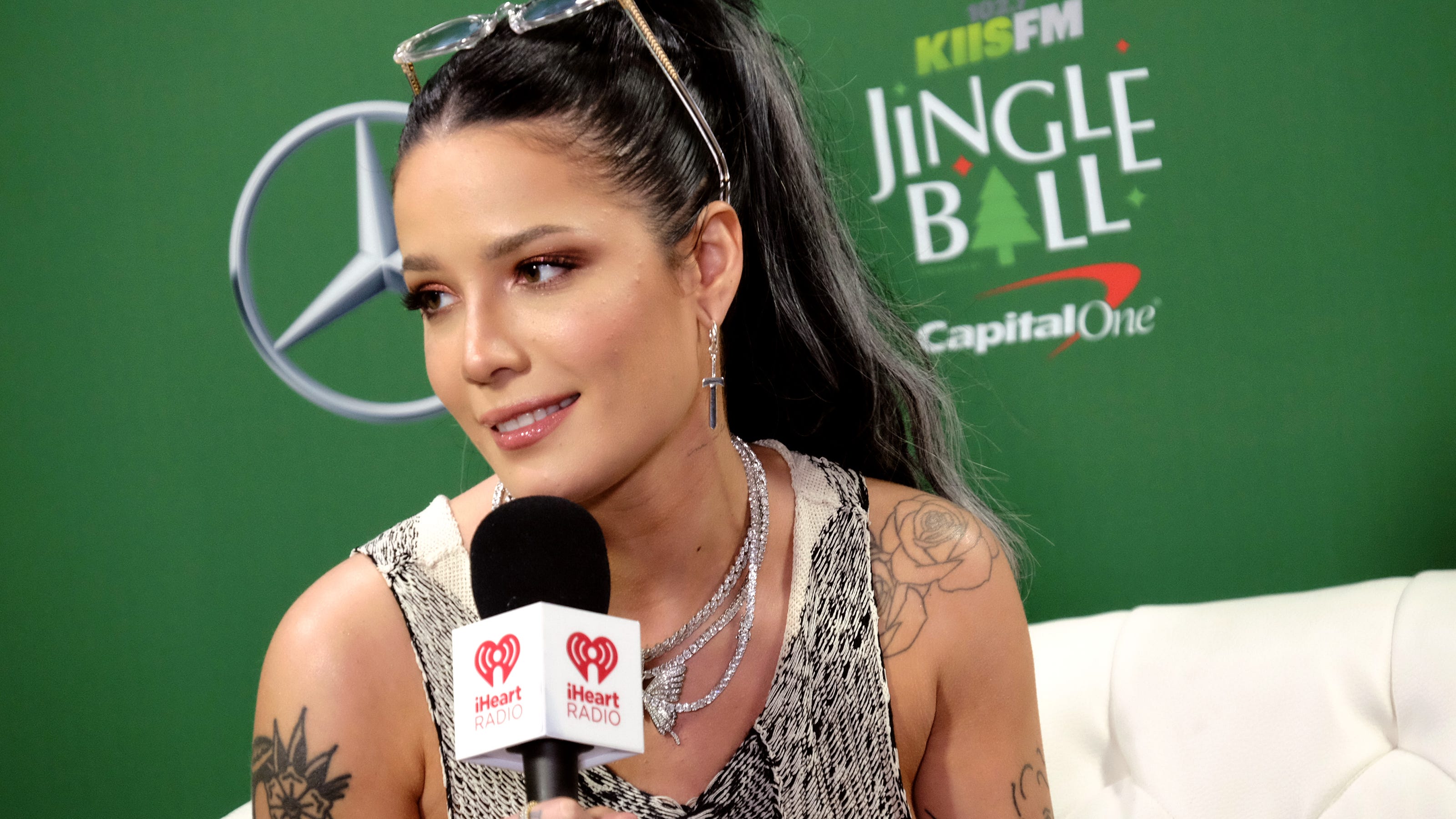 Halsey Umumkan Kehamilan Pertama, Padahal Pernah Pesimis bisa punya Anak