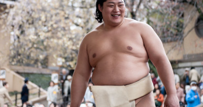 Bergaji Ratusan Juta, Ternyata Atlet Sumo Jepang juga Punya Sisi Gelapnya