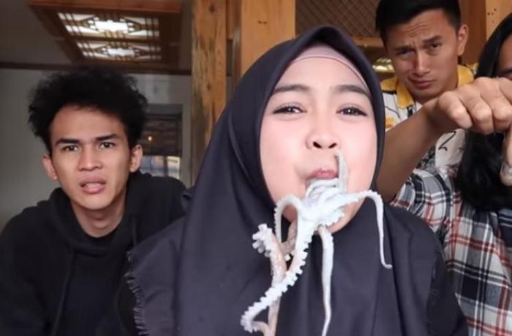 Ria Ricis Unggah Video: Yang Sebenarnya Terjadi, Dilabrak Warga