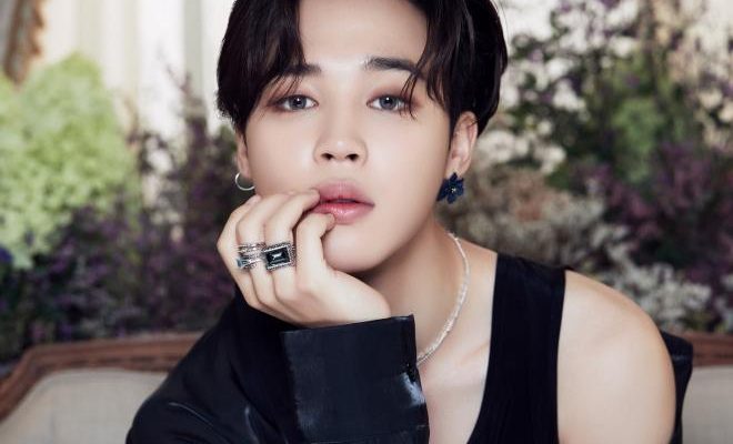 Apakah Bibir Jimin BTS Oplas? Lihat Perbandingan Wajahnya di sini