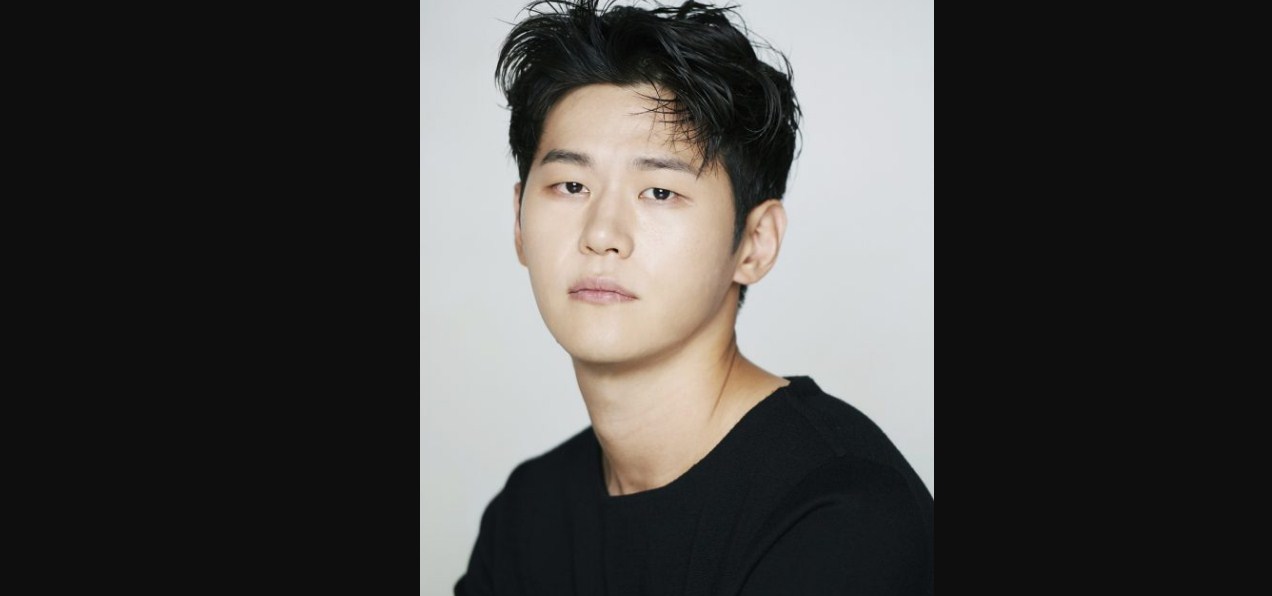 Profil Lee Hak-Joo, Pemeran Sosok Park Hyun-Woo di Drakor O'PENing: What Are You Doing in the Office, Share?