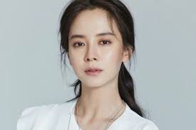Profil dan 11 Fakta Song Ji-hyo, Pemeran Noh Ae Jung di Drama Did We Love?