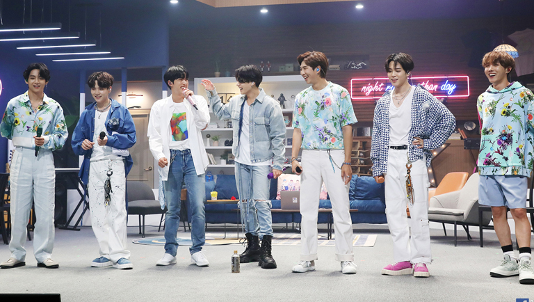 Merchandise BTS x Baskin Robbins yang pasti Diincar oleh ARMY