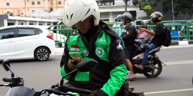 9 Fakta Driver Ojol yang Terekam Membeku di Atas Motor Bikin Panik