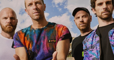 Apakah Coldplay Kaum Pelangi? Ini Mungkin Jawaban yang Kamu Cari