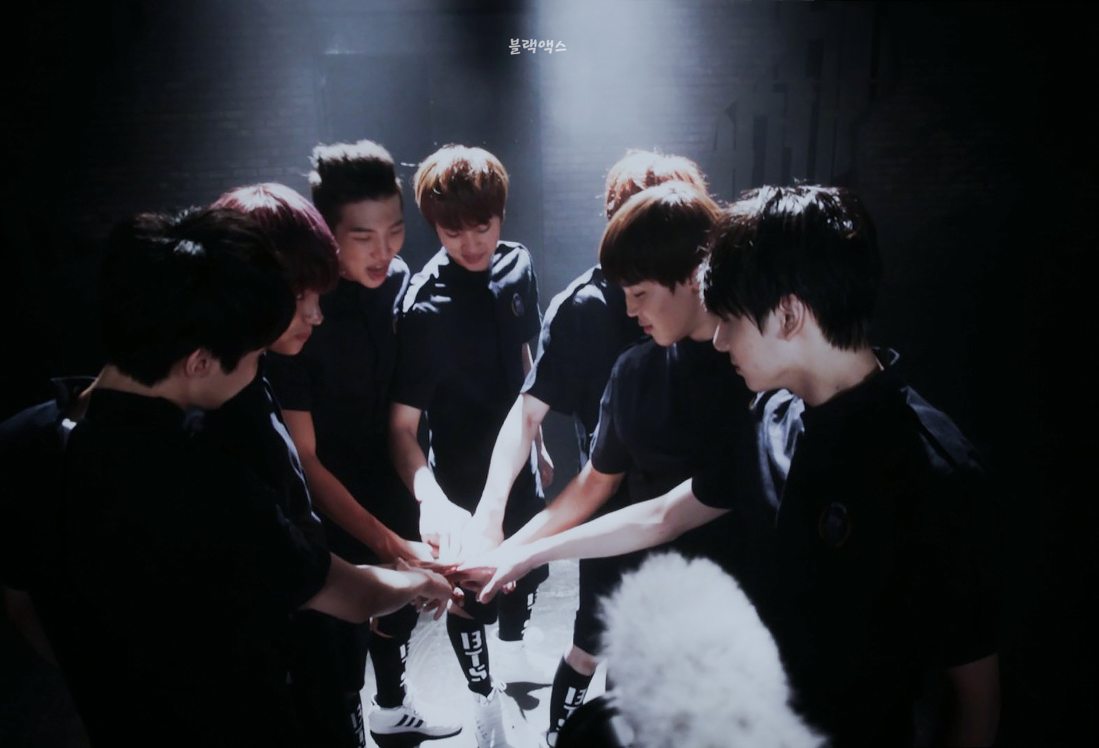 Foto-foto BTS Exhibition MOTS ON:E