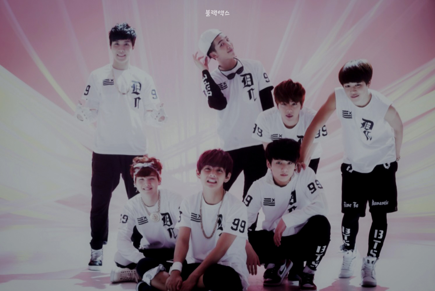 Foto-foto BTS Exhibition MOTS ON:E