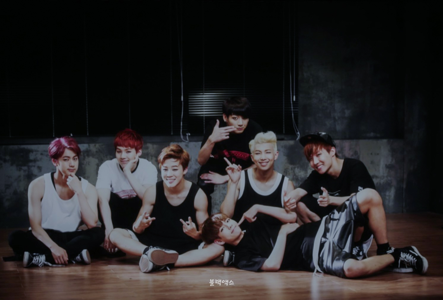 Foto-foto BTS Exhibition MOTS ON:E