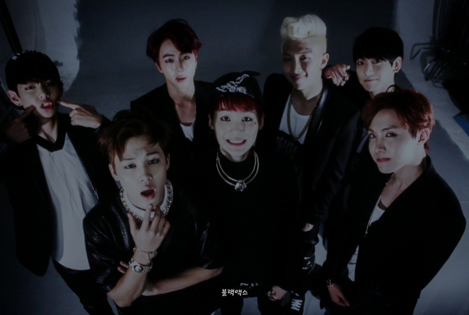 Foto-foto BTS Exhibition MOTS ON:E