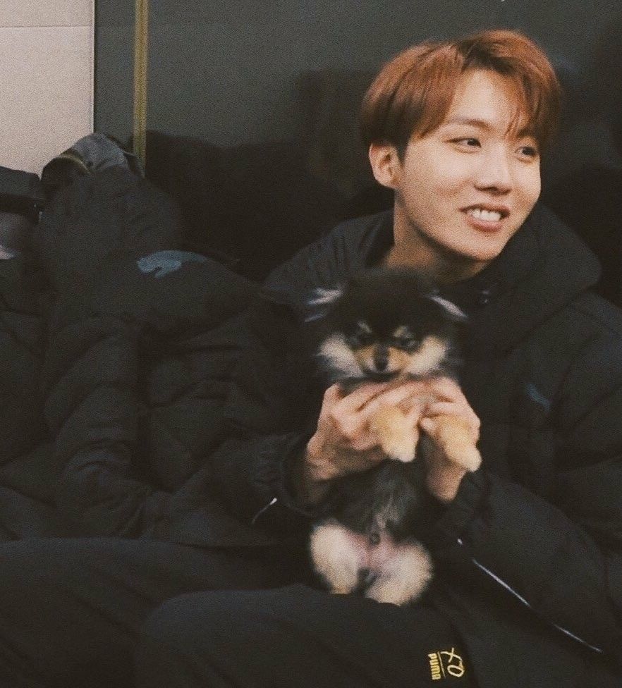 Foto Yeontan dan Member BTS yang Bisa Bikin ARMY Meleleh saking Menggemaskannya - Fakta.id